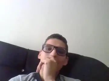 Gay sex chat with yeicol_bta - camgaychat.com - Britain