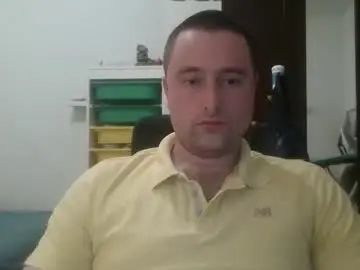 Gay sex chat with cheguevara2323 - camgaychat.com - Britain