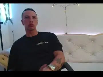 Gay sex chat with kian_krost - camgaychat.com - Britain