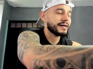 Gay sex chat with hiei9713 - camgaychat.com - Britain