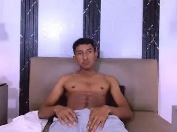 Gay sex chat with natzuki_ - camgaychat.com - Britain
