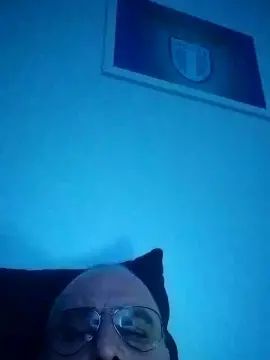 Gay sex chat with Jolly240380 - camgaychat.com - Italy