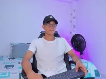 Gay sex chat with michael_jordan_xxx - camgaychat.com - Spain