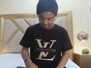 Gay sex chat with OwenMiller - camgaychat.com - Britain