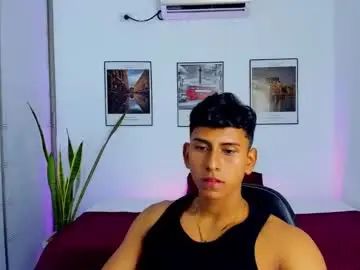 Gay sex chat with adrian_cole - camgaychat.com - Spain