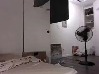 Gay sex chat with oragamisalami - camgaychat.com