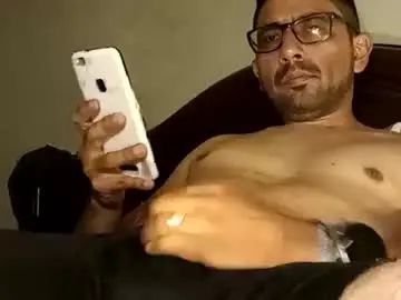 Gay sex chat with leocuma - camgaychat.com - Britain