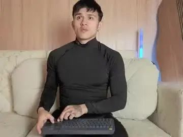 Gay sex chat with kingbrakly - camgaychat.com - Britain