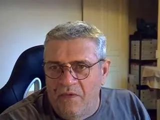 Gay sex chat with hippopotame - camgaychat.com