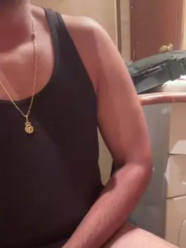 Gay sex chat with SinNombre21_ - camgaychat.com - Spain