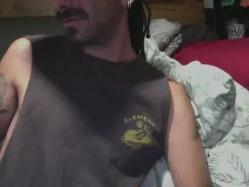 Gay sex chat with Leftraruu - camgaychat.com