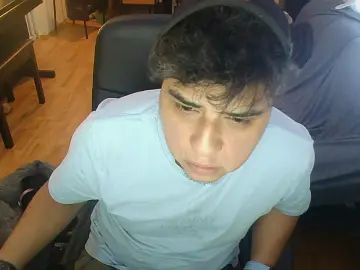 Gay sex chat with IronDuck6 - camgaychat.com - Britain