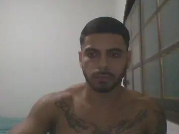 Gay sex chat with MauricioFrt33 - camgaychat.com - Portugal