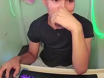 Gay sex chat with jaceontop - camgaychat.com - Britain