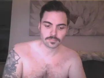 Gay sex chat with TYL3R_T - camgaychat.com - Britain