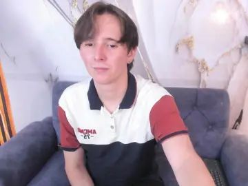 Gay sex chat with Aaron_LatinMen - camgaychat.com - Britain