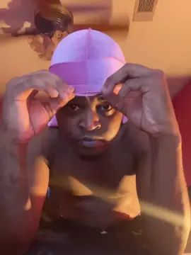 Gay sex chat with YouLoveChapo - camgaychat.com - Britain