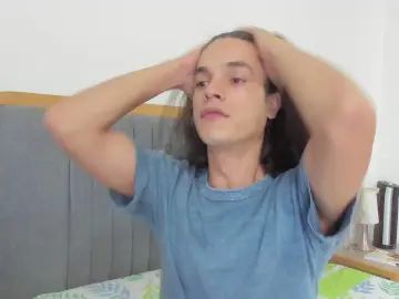 Gay sex chat with joanhot420 - camgaychat.com - Britain