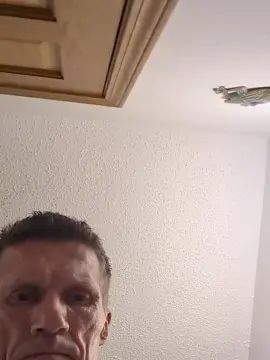 Gay sex chat with davedonny605 - camgaychat.com - Britain