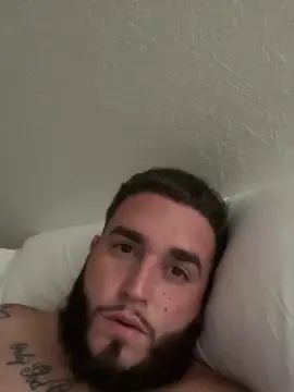 Gay sex chat with Cubanboiiii - camgaychat.com - Britain