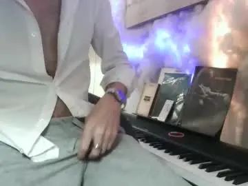 Gay sex chat with yannsolo8106 - camgaychat.com - Britain