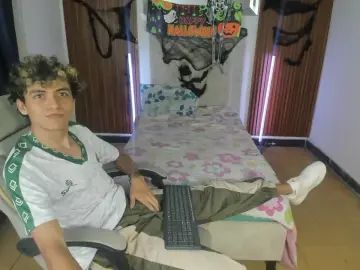Gay sex chat with hot_bunny01 - camgaychat.com - Britain