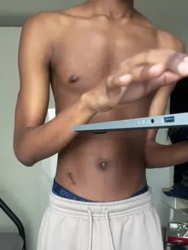 Gay sex chat with Omar61z - camgaychat.com - Britain