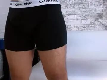 Gay sex chat with yeisonbrown - camgaychat.com - Britain