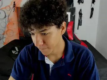 Gay sex chat with Maximo_Khalil - camgaychat.com - Britain