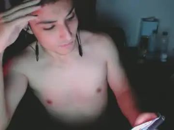 Gay sex chat with callmeyourcrush - camgaychat.com - Britain