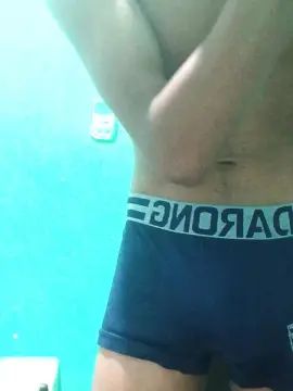 Gay sex chat with Newpussy90 - camgaychat.com - Spain