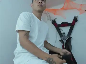 Gay sex chat with Steven19_Latin - camgaychat.com - Britain