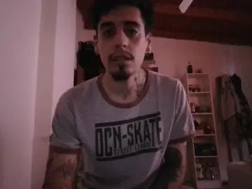 Gay sex chat with flaquitotatuado - camgaychat.com - Britain