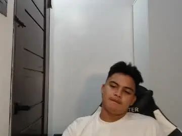 Gay sex chat with justtempdwayne - camgaychat.com - Britain