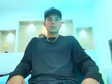 Gay sex chat with noah_85 - camgaychat.com - Spain