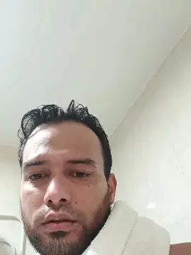 Gay sex chat with eduardo00062947 - camgaychat.com