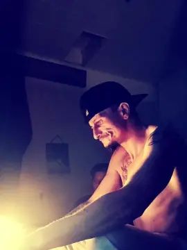 Gay sex chat with thaplug420 - camgaychat.com - Britain