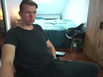 Gay sex chat with vlad_pivo - camgaychat.com - Britain