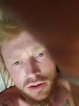 Gay sex chat with DuncanNthsbitc - camgaychat.com - Britain