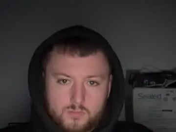 Gay sex chat with madnessben - camgaychat.com - Britain