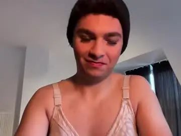 Gay sex chat with evavanrijsel - camgaychat.com - Britain