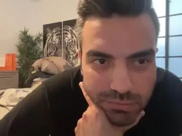 Gay sex chat with twinkcockmilking - camgaychat.com