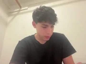 Gay sex chat with collegeguy236 - camgaychat.com - Britain