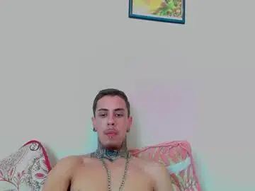 Gay sex chat with icaro0223 - camgaychat.com - Britain