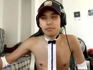 Gay sex chat with agus69sexy - camgaychat.com - Britain