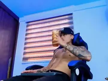 Gay sex chat with dannte_vel - camgaychat.com - Britain