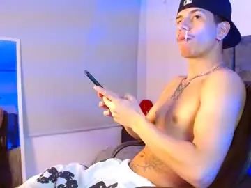Gay sex chat with dj__bigd - camgaychat.com - Britain