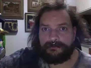 Gay sex chat with juanitobanana50000 - camgaychat.com - Britain