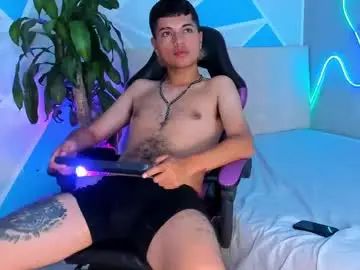 Gay sex chat with brandon_hills - camgaychat.com - Britain