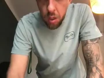 Gay sex chat with mikemagic503321 - camgaychat.com - Britain